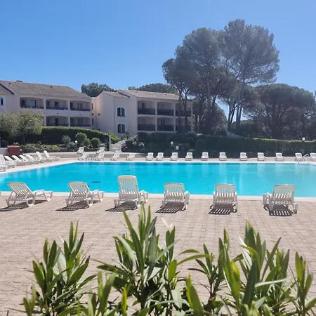 Апартаменты Chez K&d Avec Piscine St Raphael Сен-Рафаэль